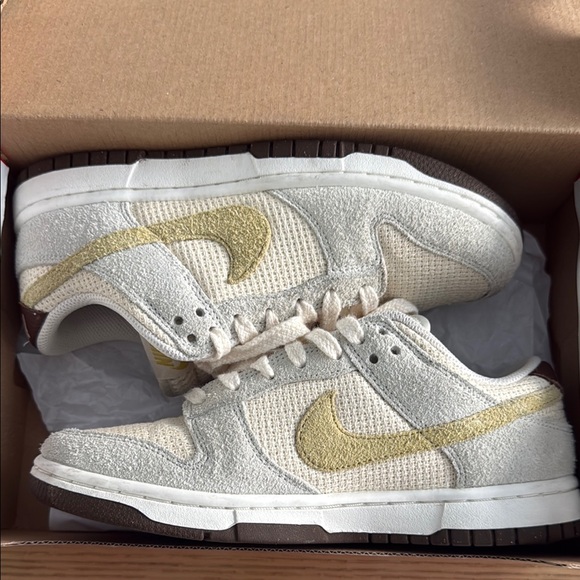 Nike Shoes - Women’s Nike Dunks Low -